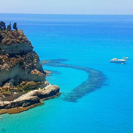 Alojamento de Acomodação e Pequeno-almoço Donna Ca' Tropea